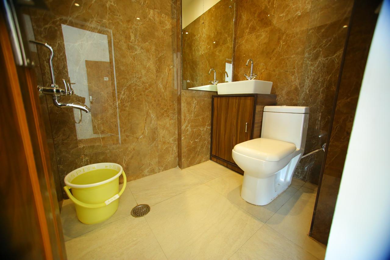 Osakataj Hotell Agra  Exteriör bild