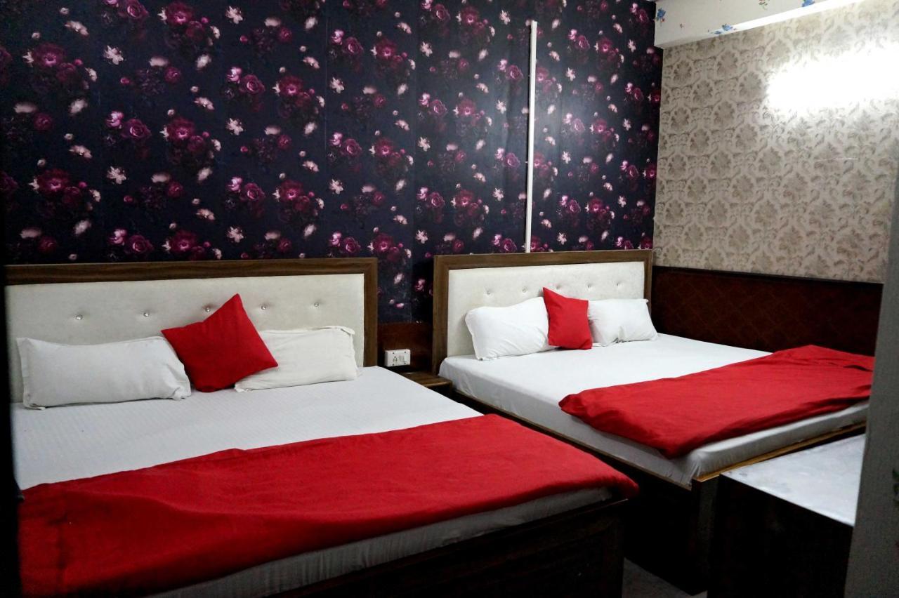 Osakataj Hotell Agra  Exteriör bild