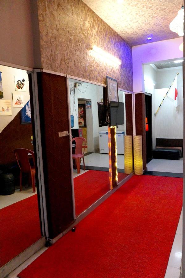 Osakataj Hotell Agra  Exteriör bild
