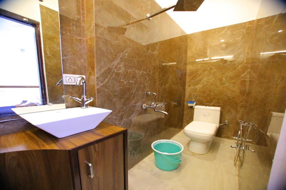 Osakataj Hotell Agra  Exteriör bild