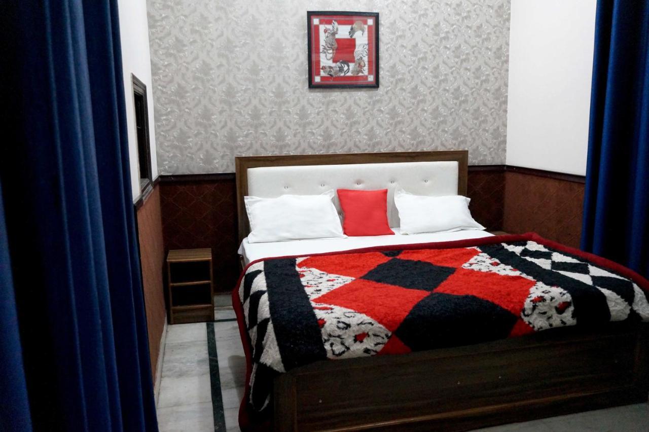 Osakataj Hotell Agra  Exteriör bild